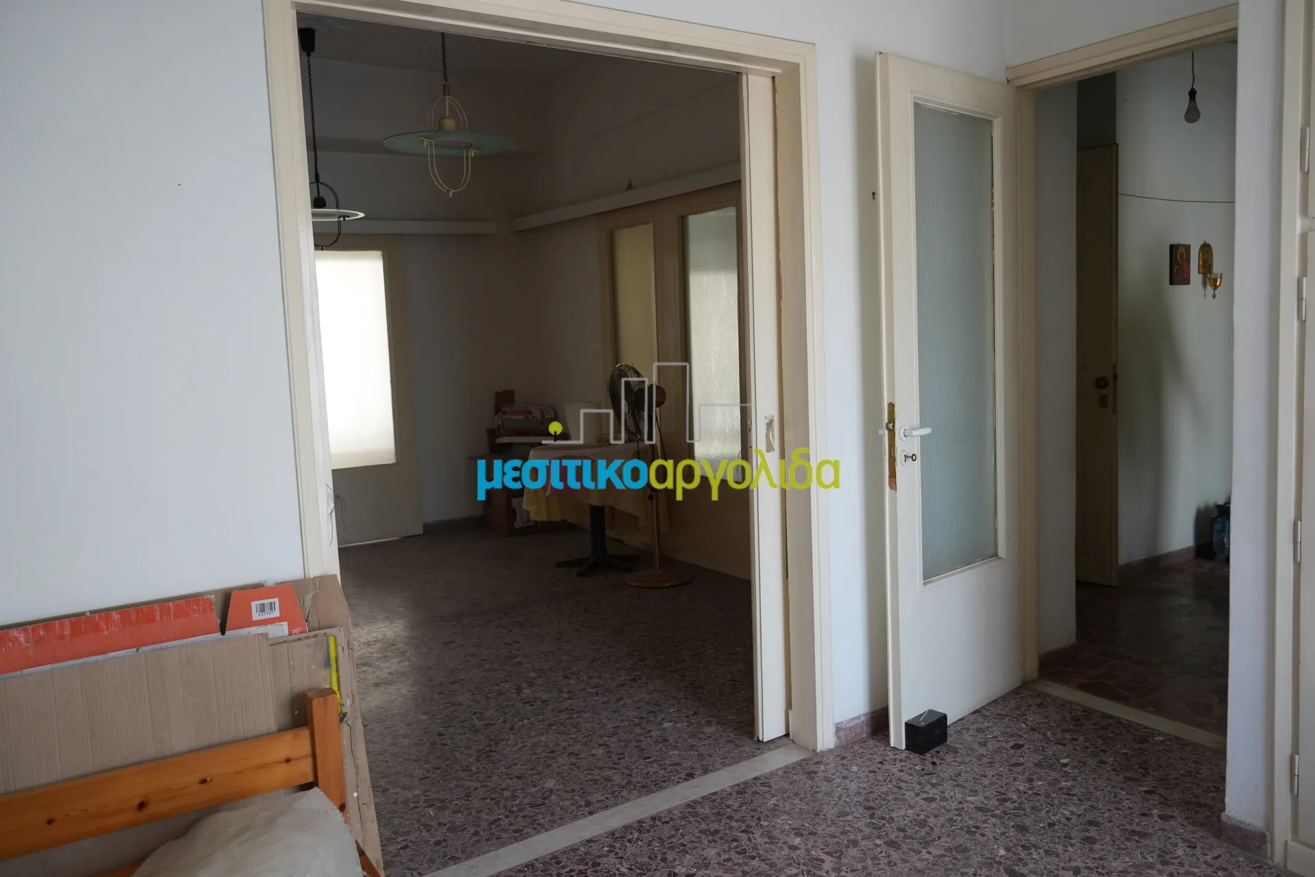 Αυτόνομο κτήριο κατοικιών 298τ.μ.  - 5