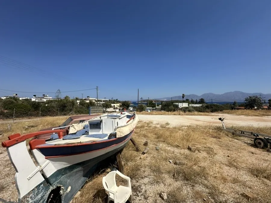 Plot 710m²  - 3