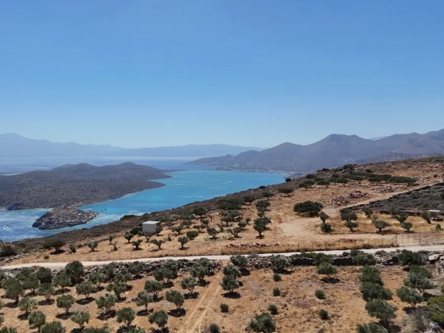 Plot 14000m²  - 4