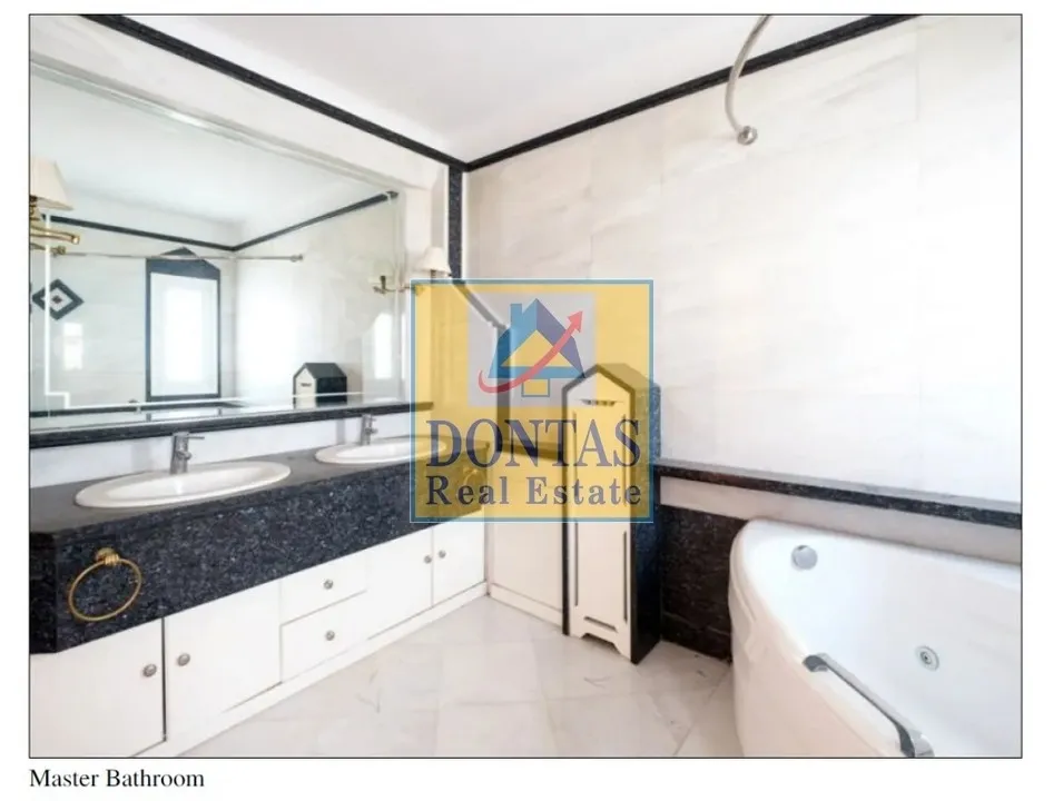 Detached house 990m²  - 3