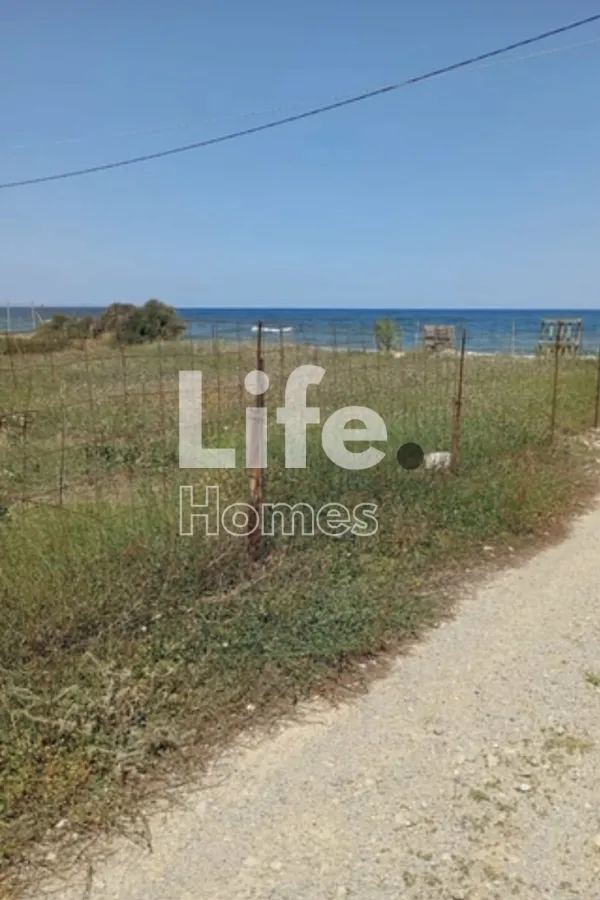 Οικόπεδο 256τ.μ.  - 3