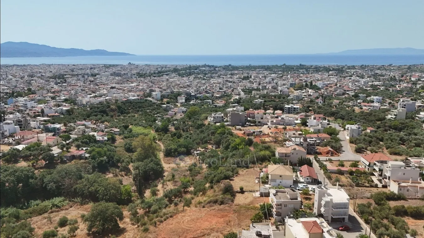 Οικόπεδο 735τ.μ.  - 5