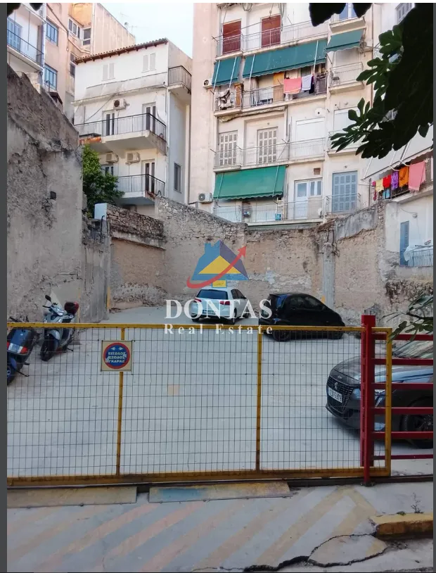 Οικόπεδο 180τ.μ.  - 3