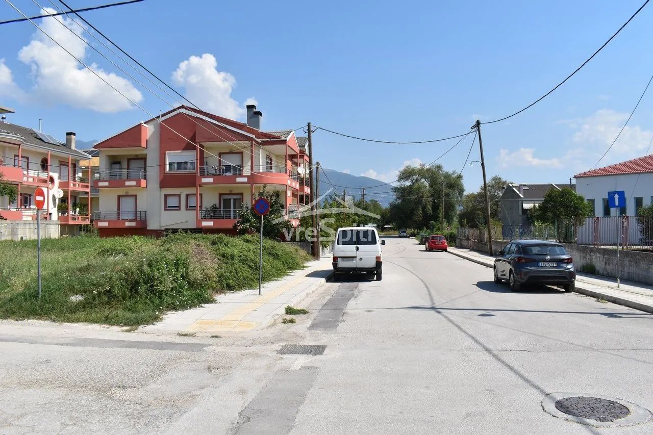 Οικόπεδο 330τ.μ.  - 2