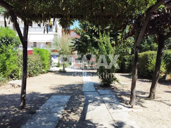 Οικόπεδο 254τ.μ.  - 4