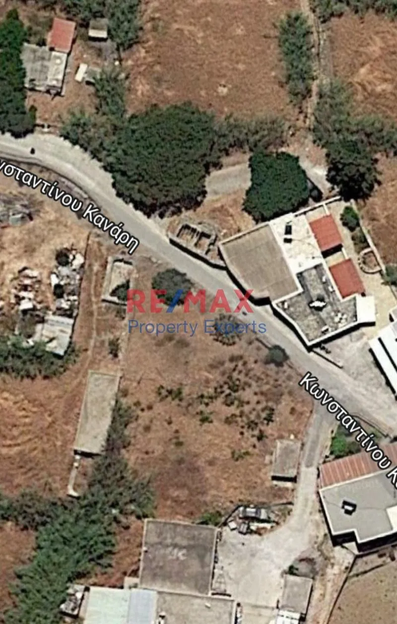 Plot 590m²  - 3