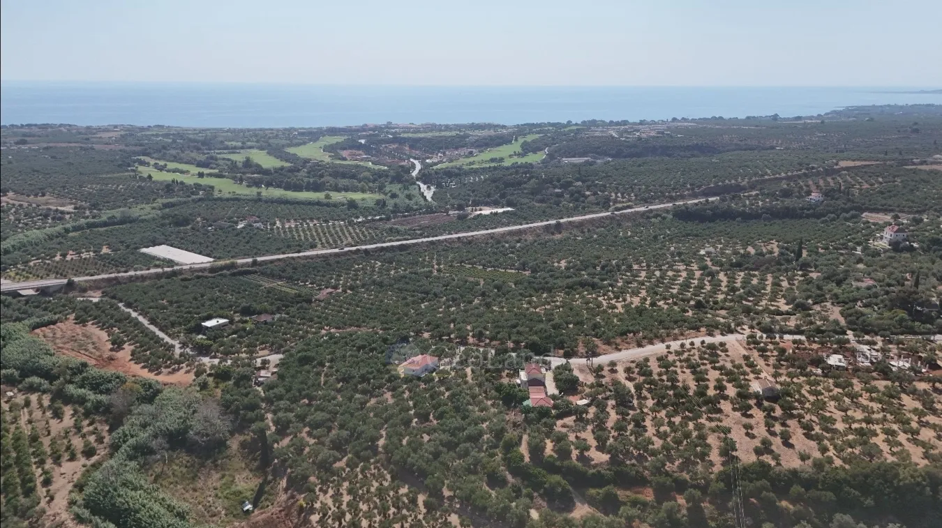 Οικόπεδο 4061τ.μ.  - 5