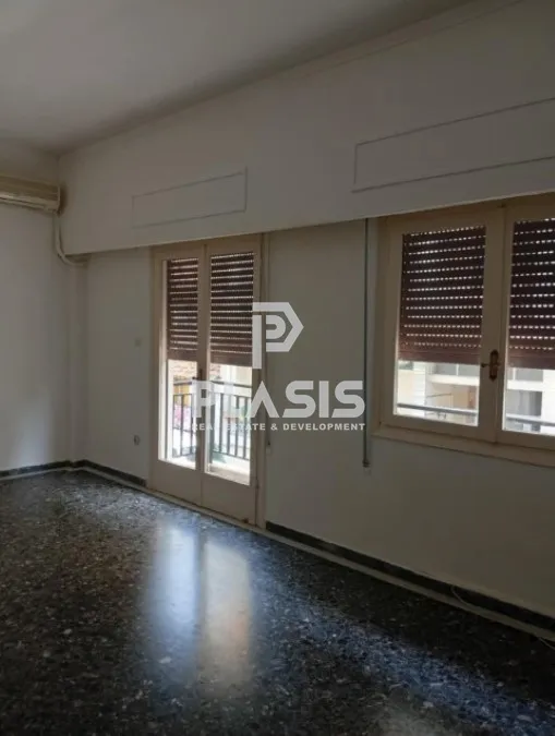 Standalone residential building 194m²  - 4