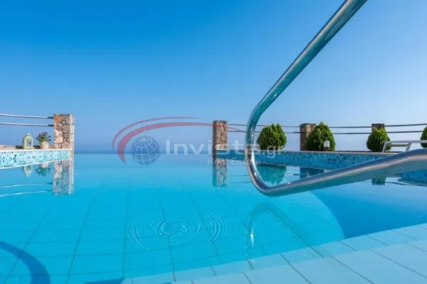 Standalone residential building 375m²  - 2