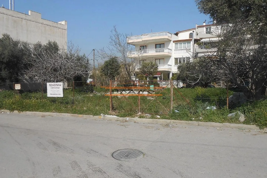 Οικόπεδο 610τ.μ.  - 3
