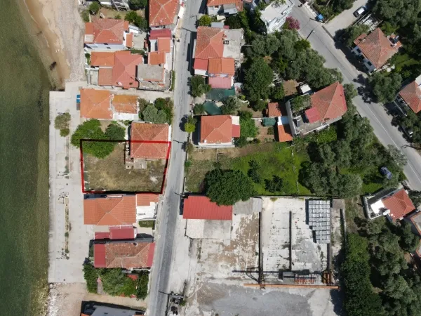 Οικόπεδο 330τ.μ.  - 2