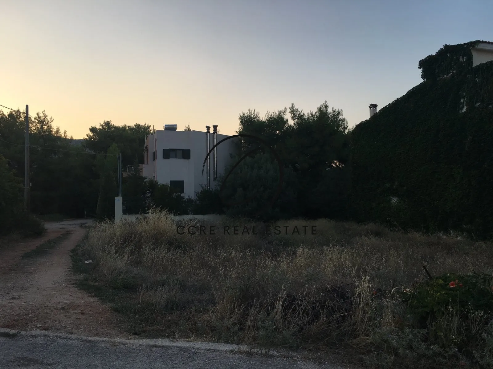 Plot 590m²  - 3