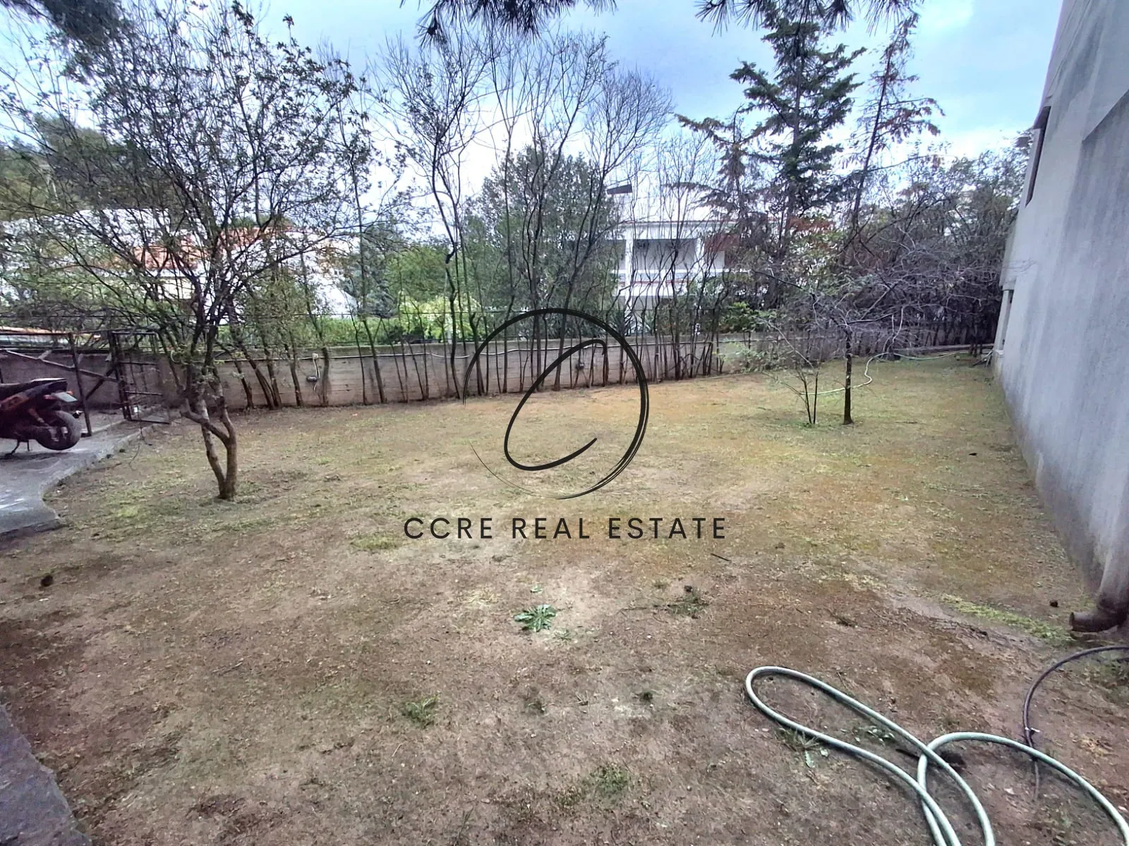 Plot 746m²  - 2