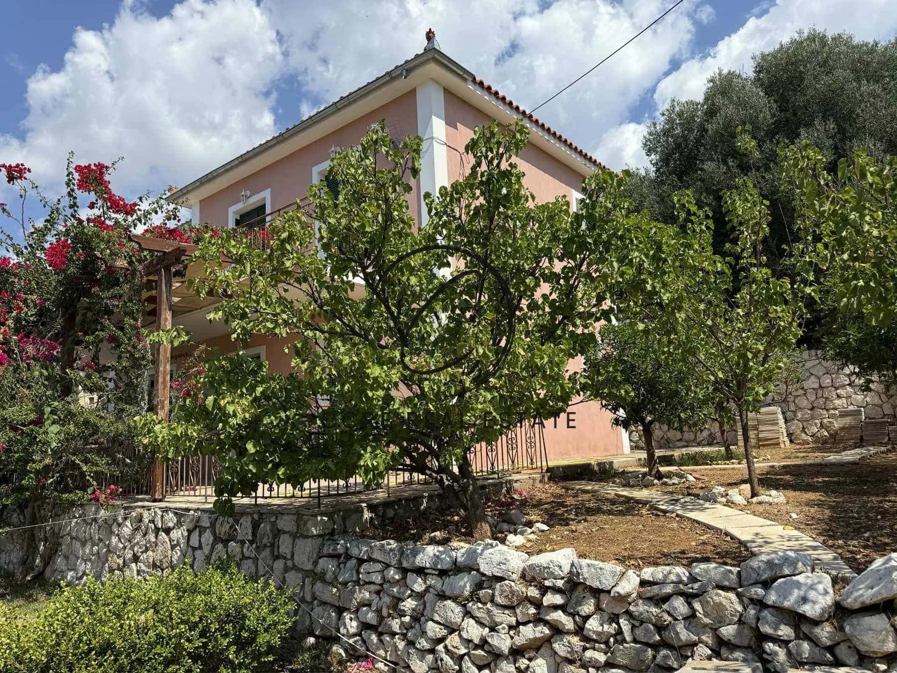 Αυτόνομο κτήριο κατοικιών 120τ.μ.  - 2