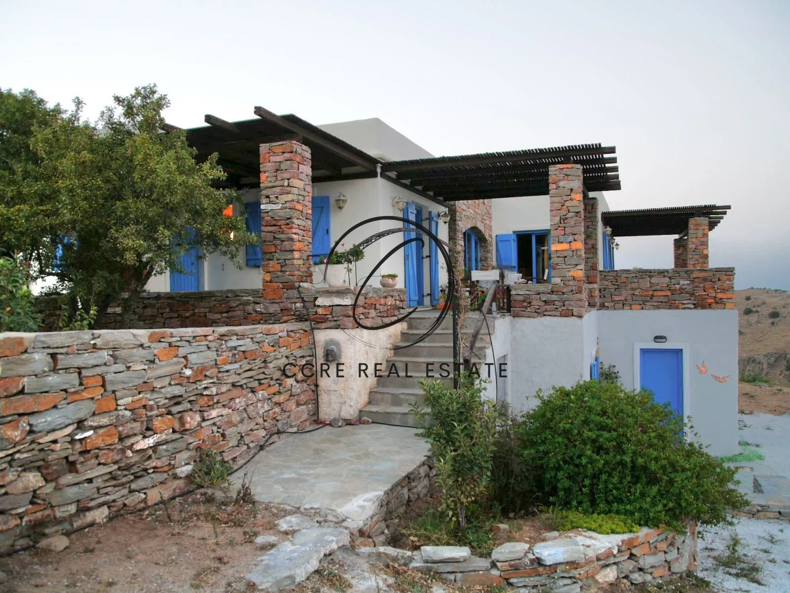 Αυτόνομο κτήριο κατοικιών 330τ.μ.  - 4