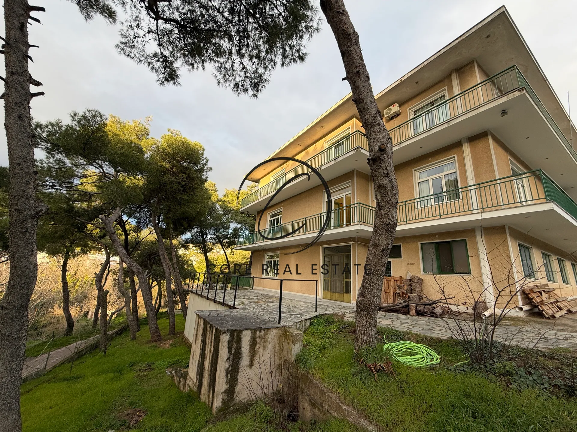 Standalone residential building 2184m²  - 2
