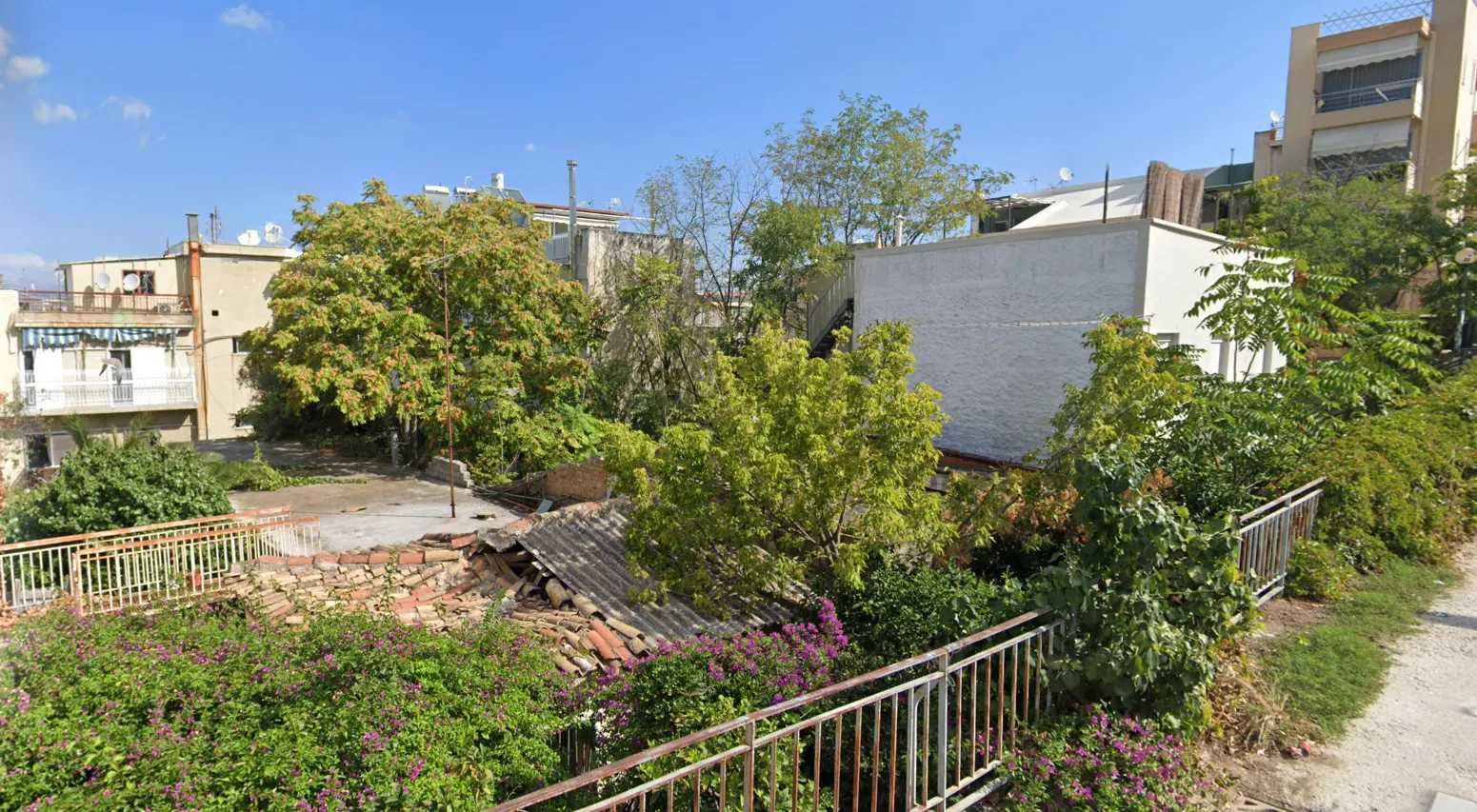 Plot 405m²  - 3
