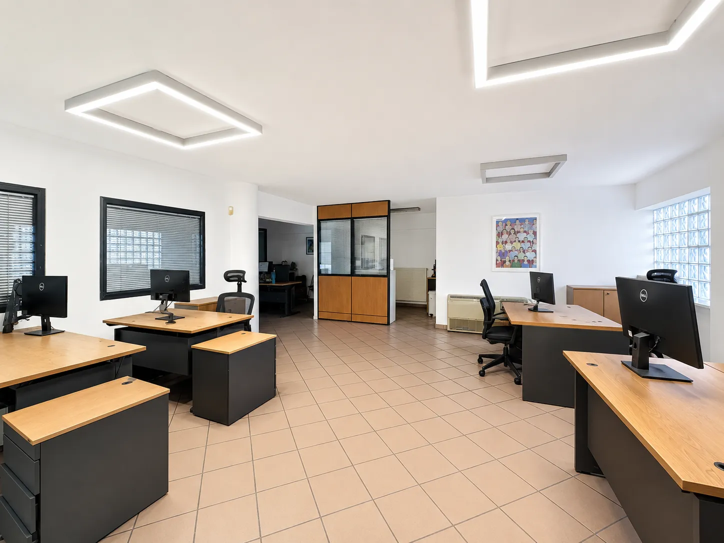 Standalone office building 842m²  - 2
