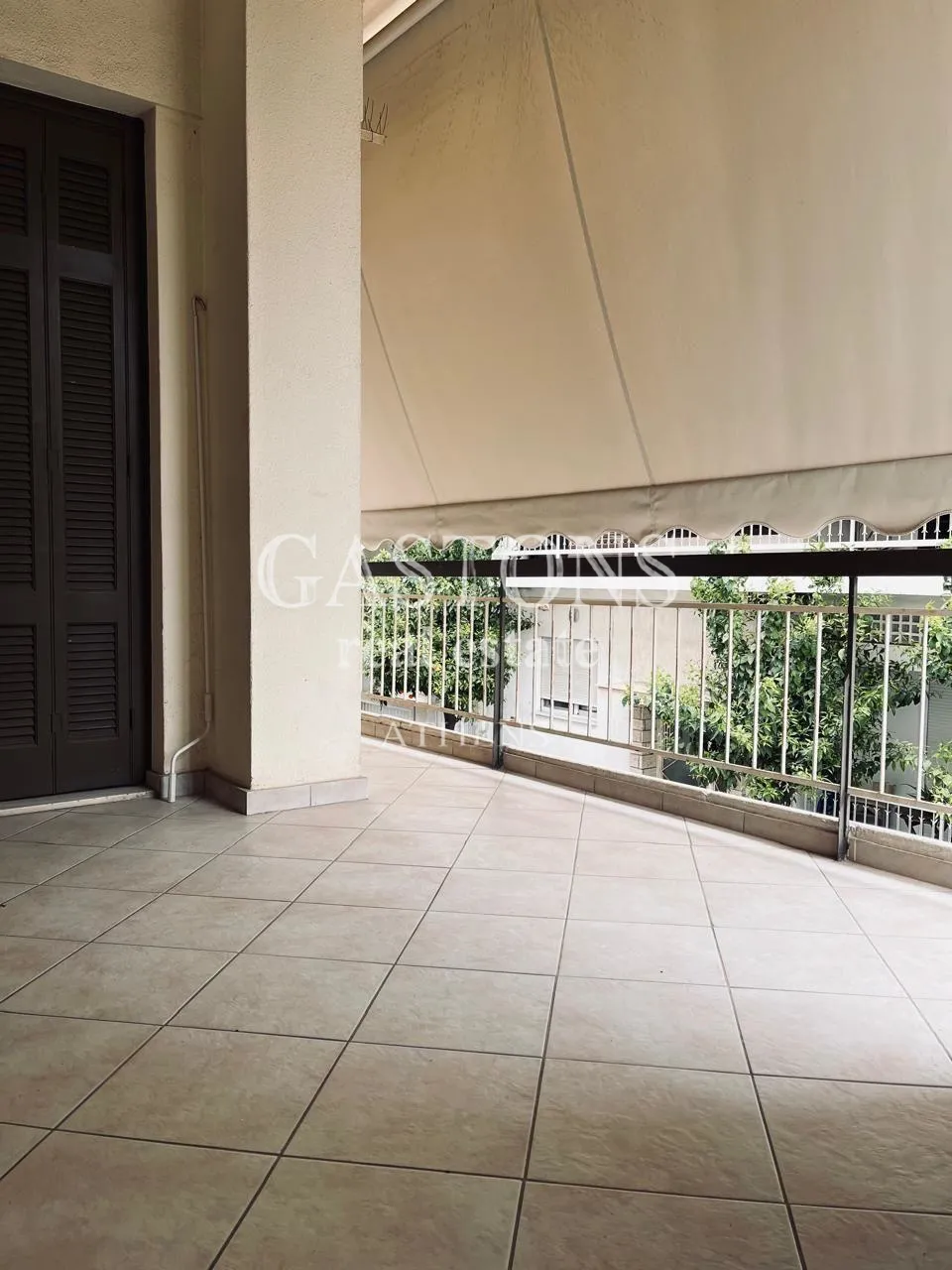 Standalone residential building 295m²  - 4