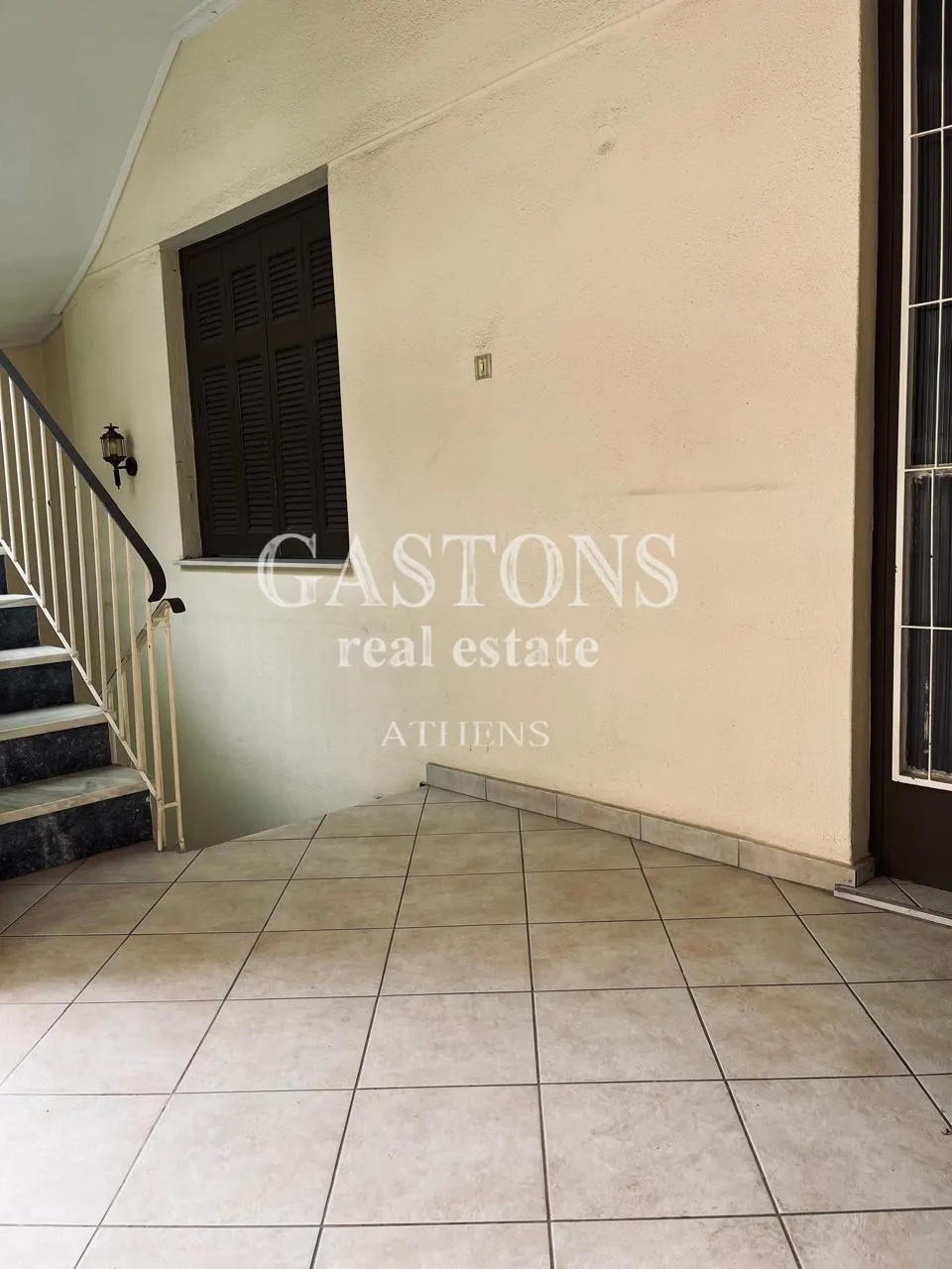 Standalone residential building 295m²  - 5