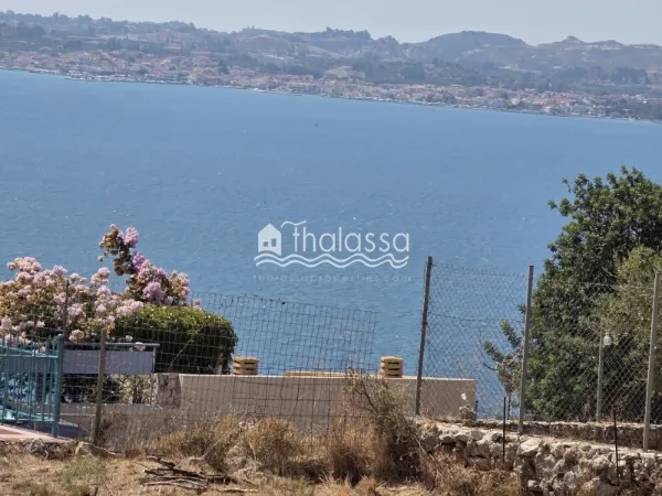 Οικόπεδο 650τ.μ.  - 2