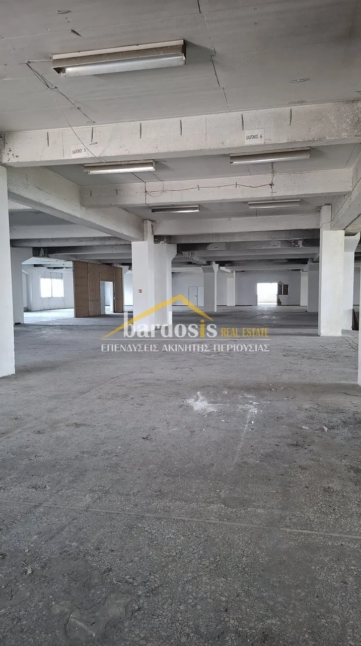 Αυτόνομο κτήριο γραφείων 800τ.μ.  - 2