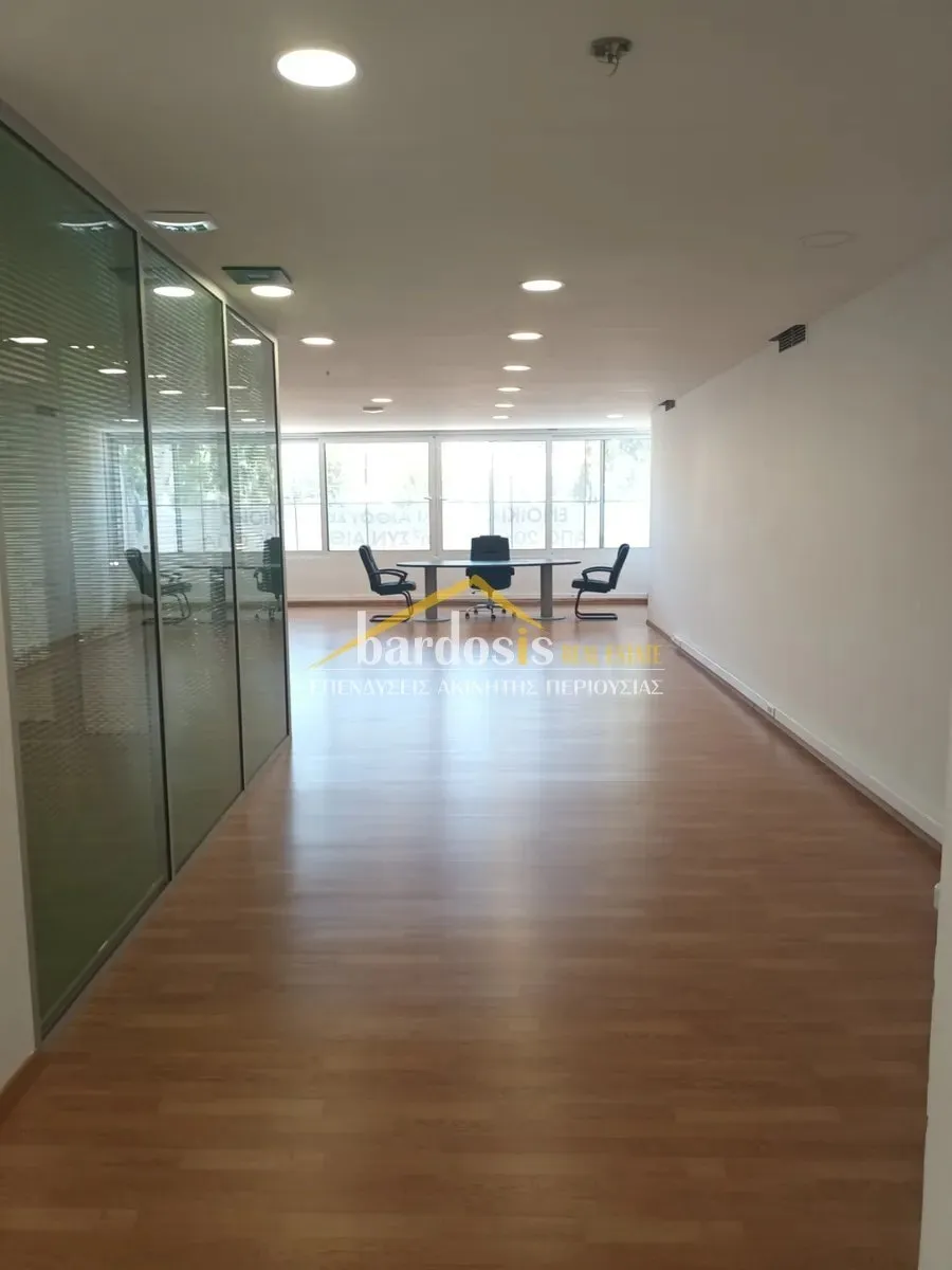 Standalone office building 250m²  - 4