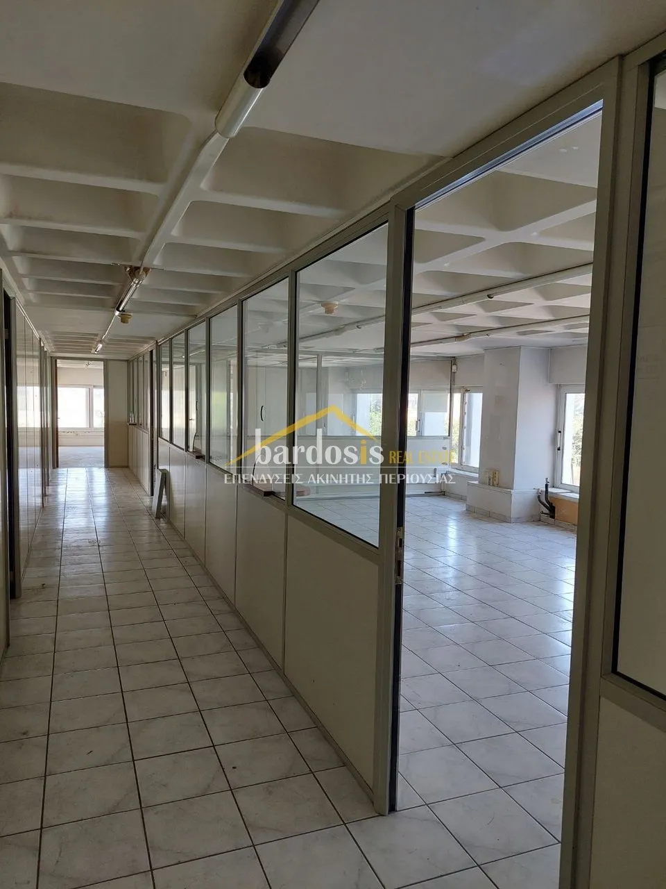 Standalone office building 1550m²  - 4