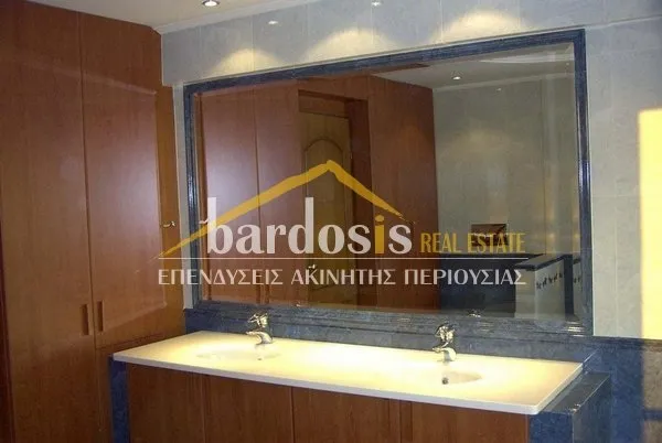 Μεζονέτα 300τ.μ.  - 2