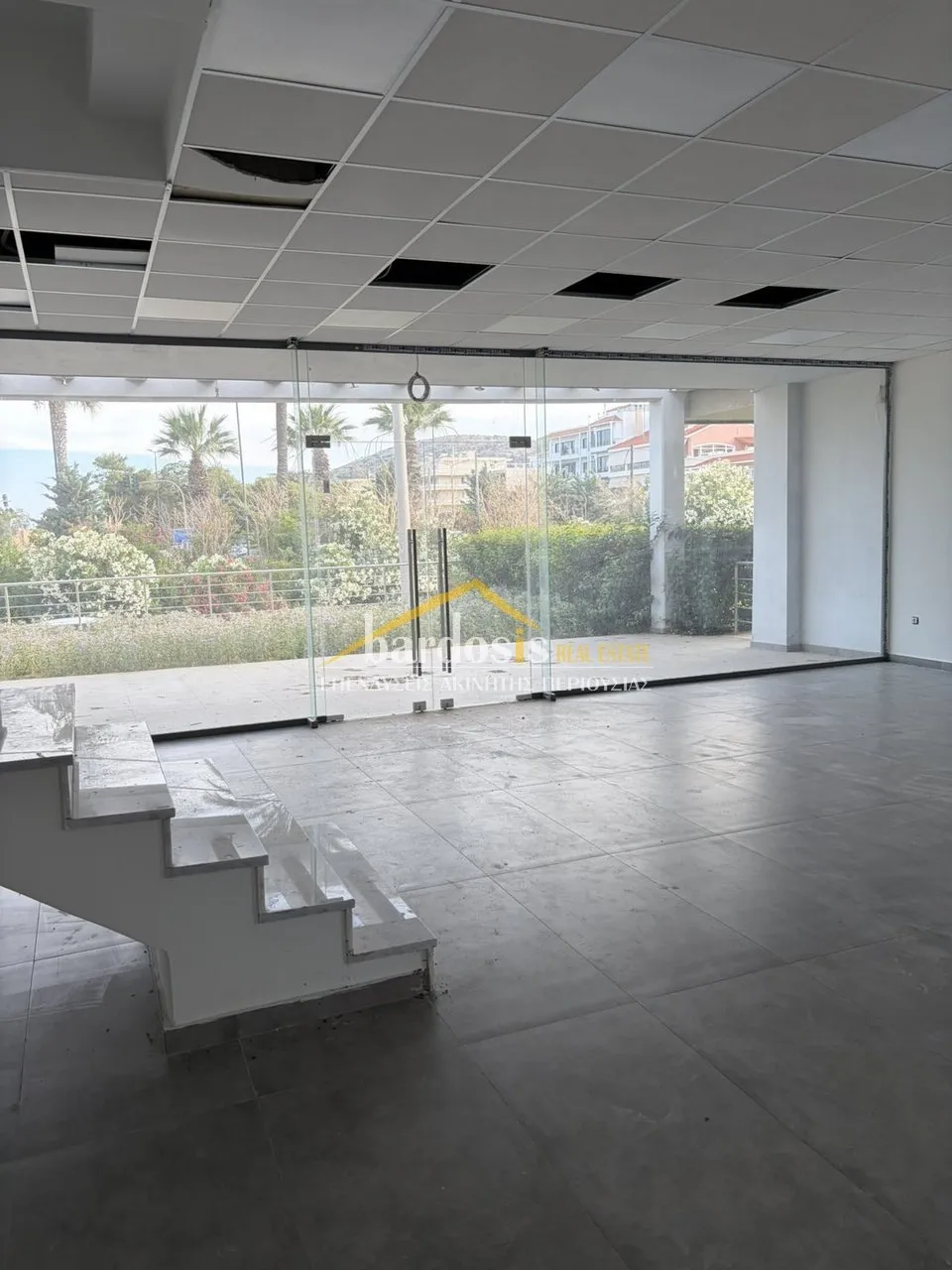 Αυτόνομο κτήριο γραφείων 600τ.μ.  - 2