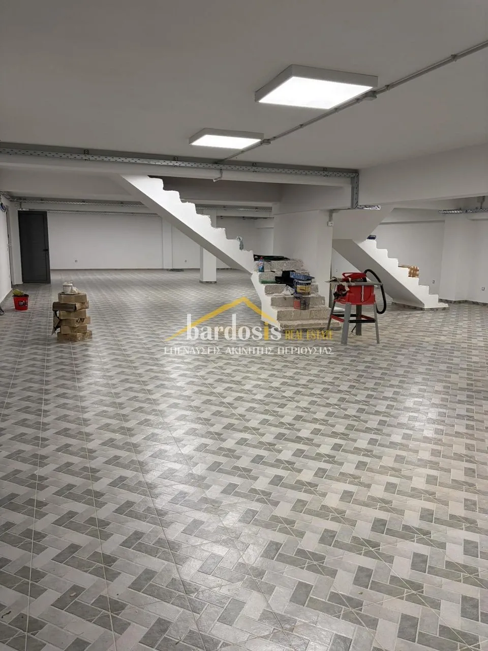 Αυτόνομο κτήριο γραφείων 600τ.μ.  - 4