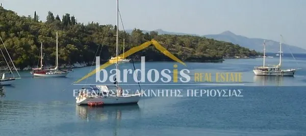 Οικόπεδο 45000τ.μ.  - 3