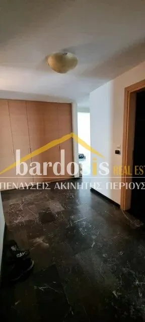 Διαμέρισμα 210τ.μ.  - 4