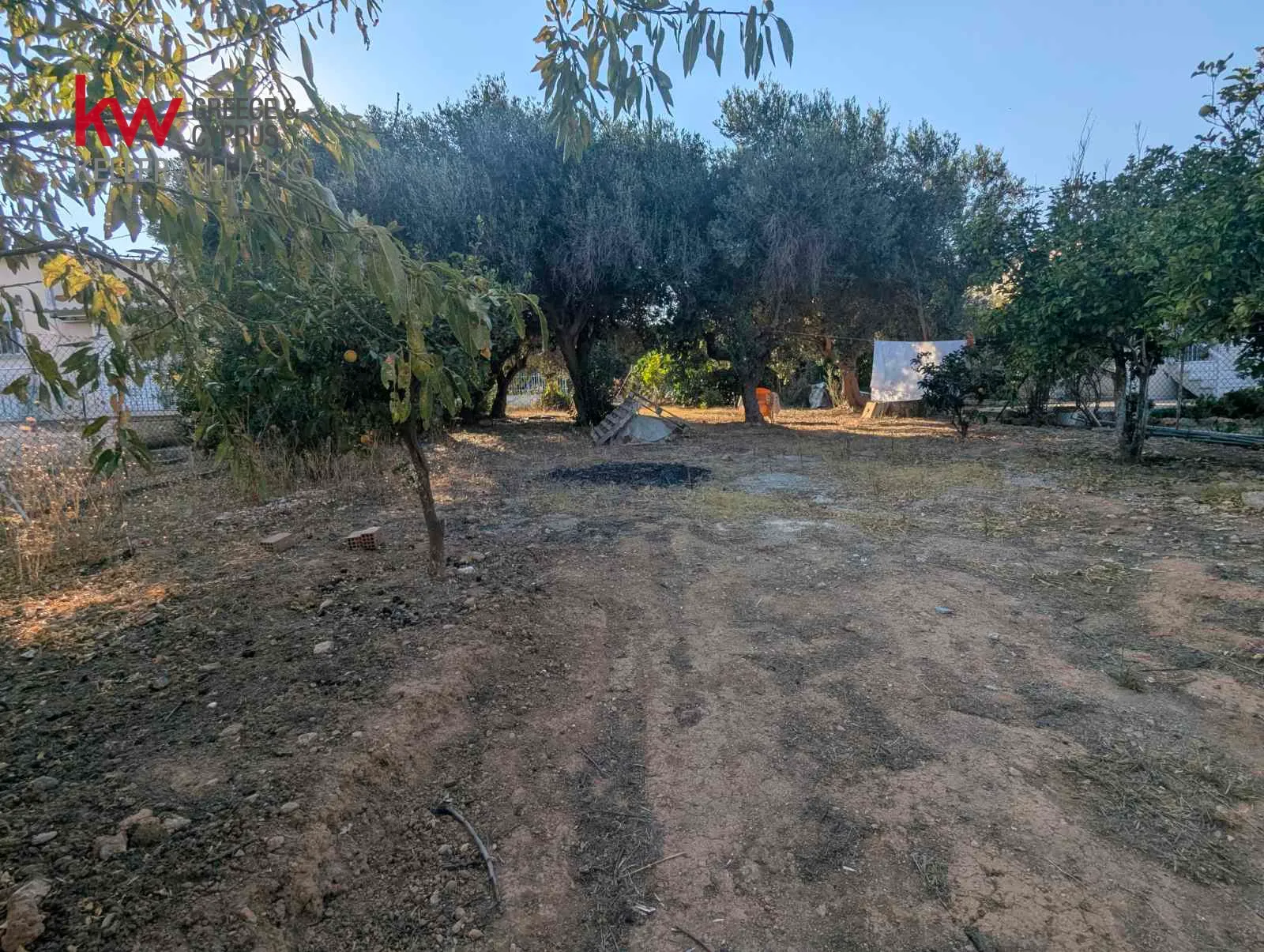 Οικόπεδο 371τ.μ.  - 4