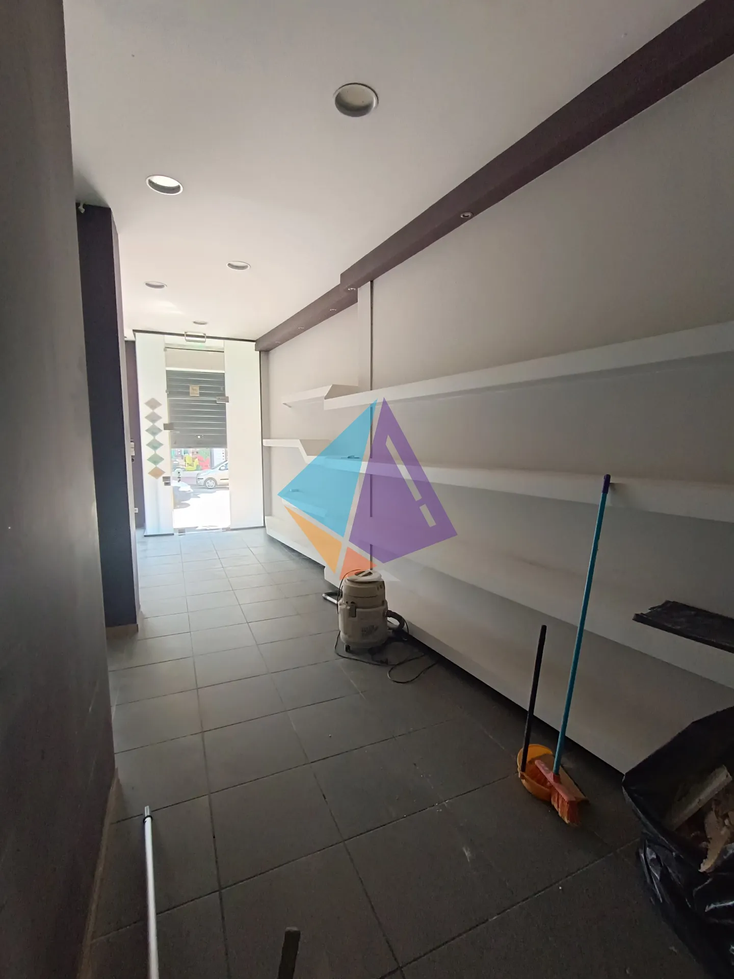 Shop 73m²  - 4