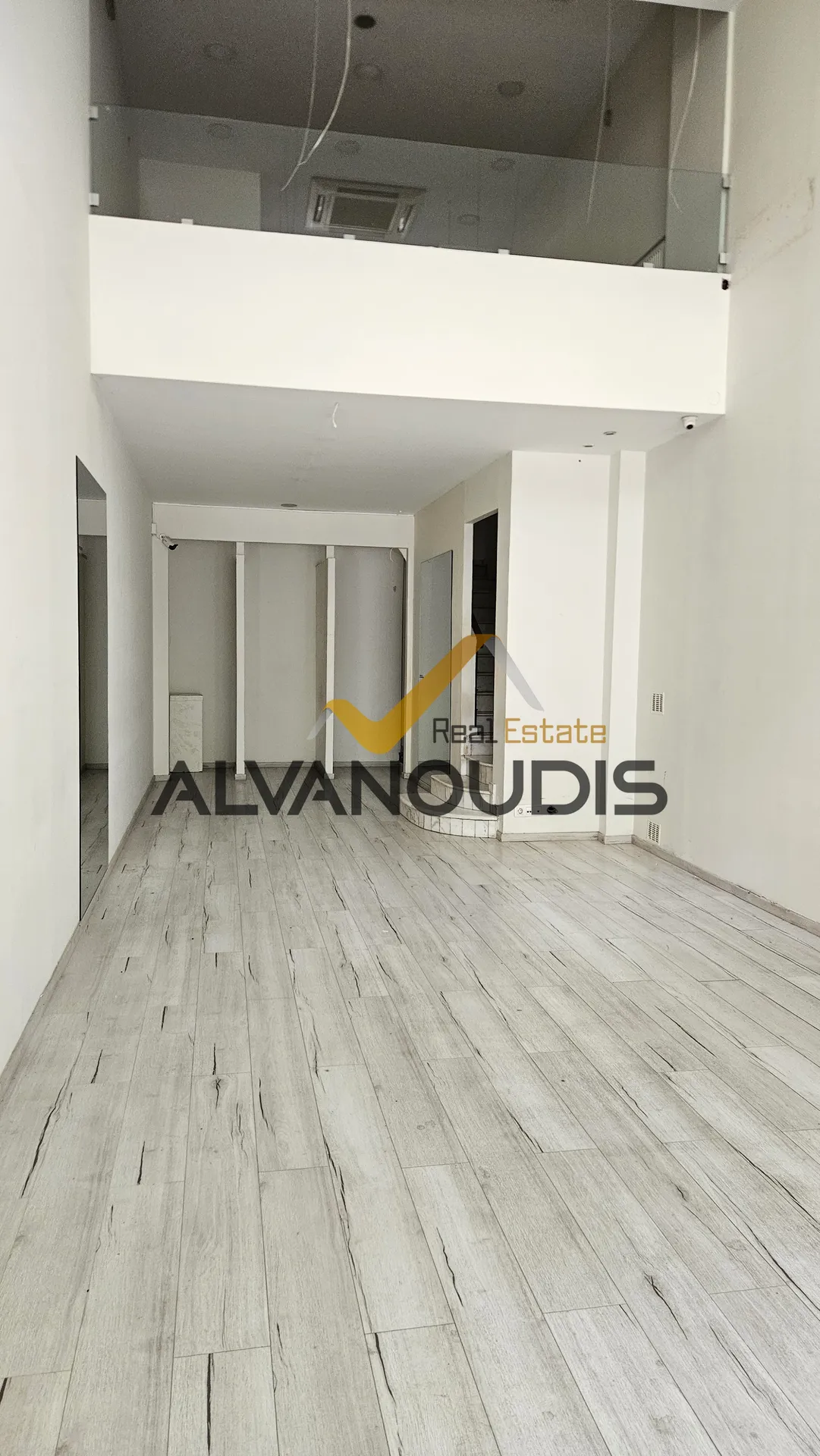 Κατάστημα 52τ.μ.  - 3