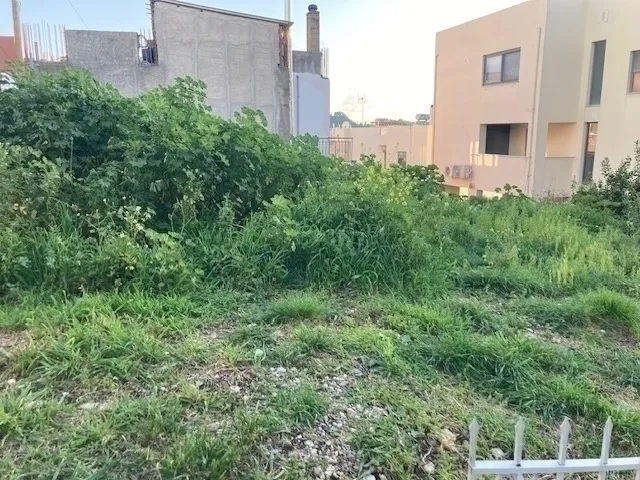 Οικόπεδο 200τ.μ.  - 3