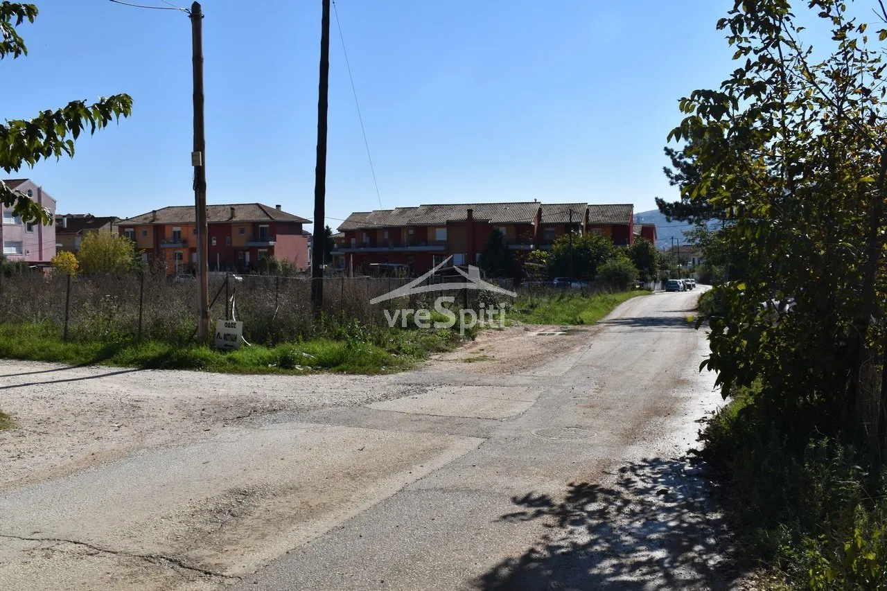 Οικόπεδο 600τ.μ.  - 5