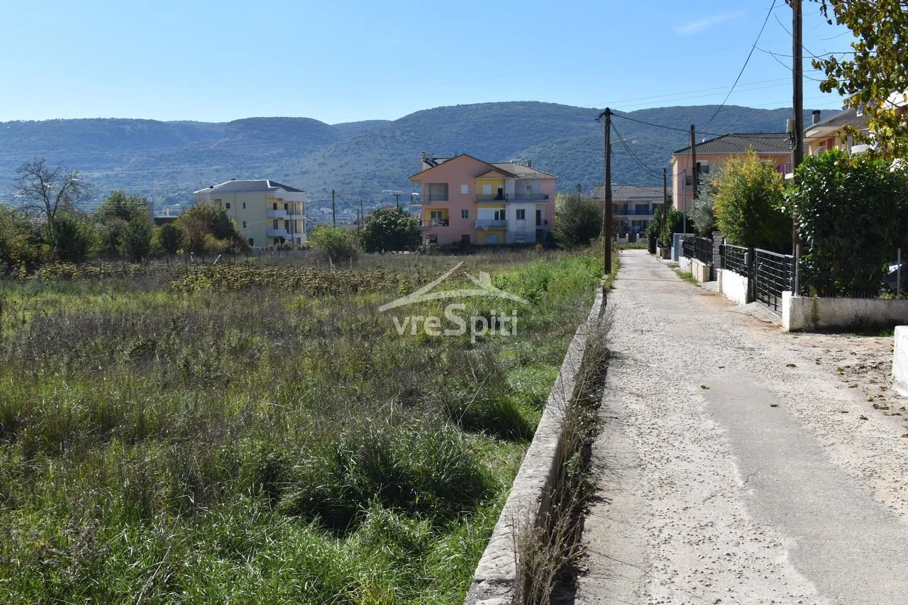 Οικόπεδο 600τ.μ.  - 2