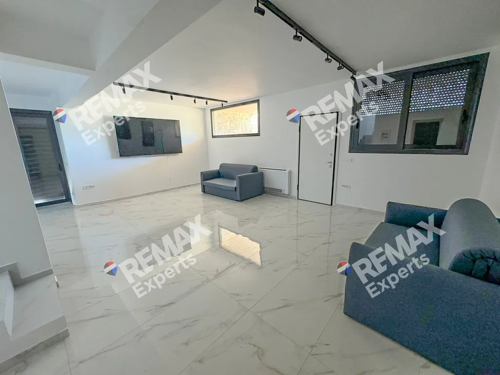 Μεζονέτα 220τ.μ.  - 5