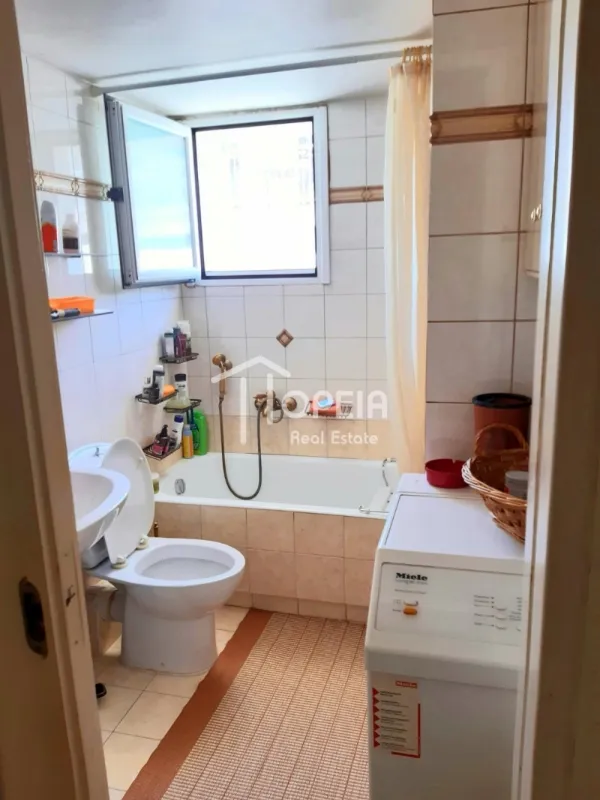 Standalone residential building 230m²  - 4