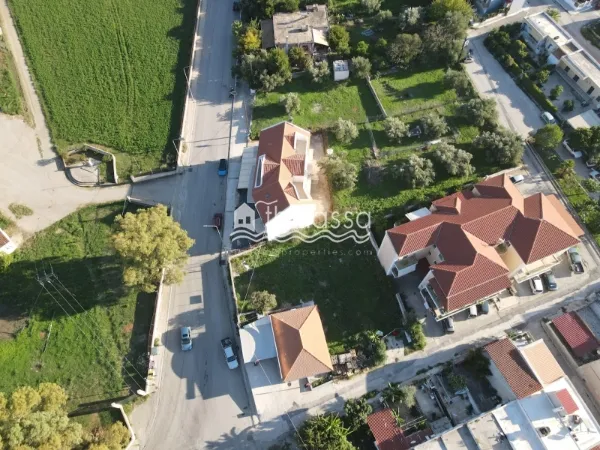 Plot 570m²  - 2