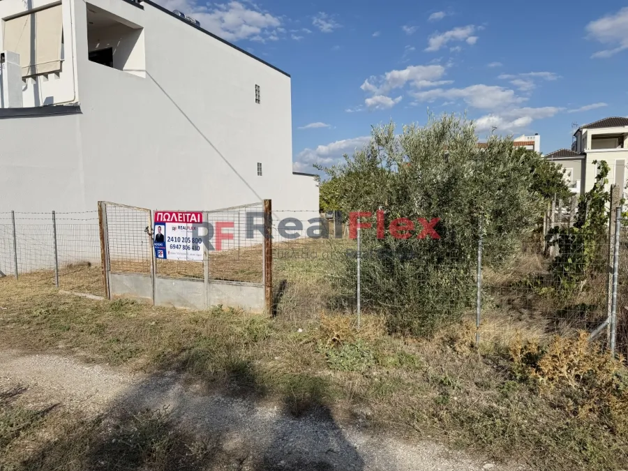 Οικόπεδο 270τ.μ.  - 3