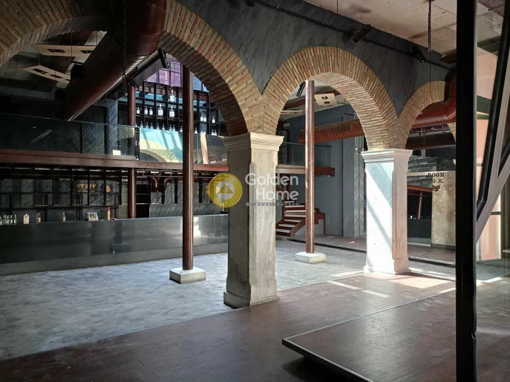Shop 690m²  - 3