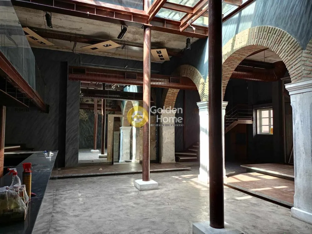 Shop 690m²  - 5