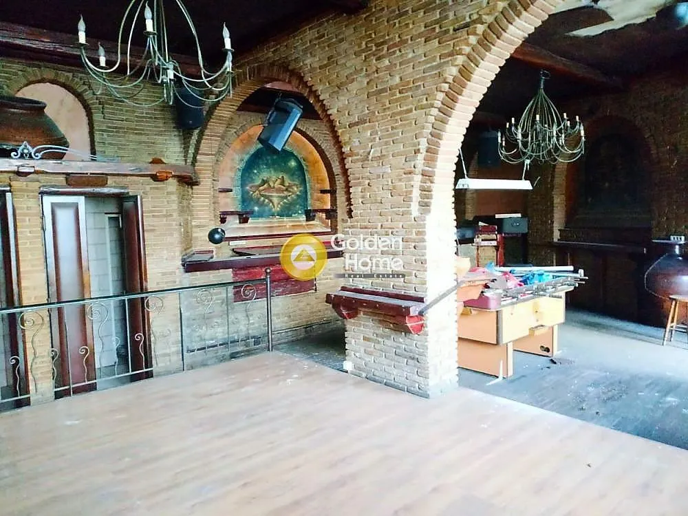 Warehouse 102m²  - 2