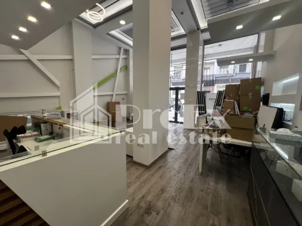 Shop 365m²  - 3