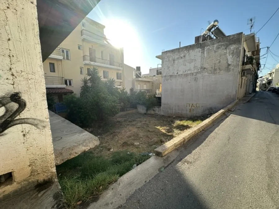 Plot 215m²  - 3