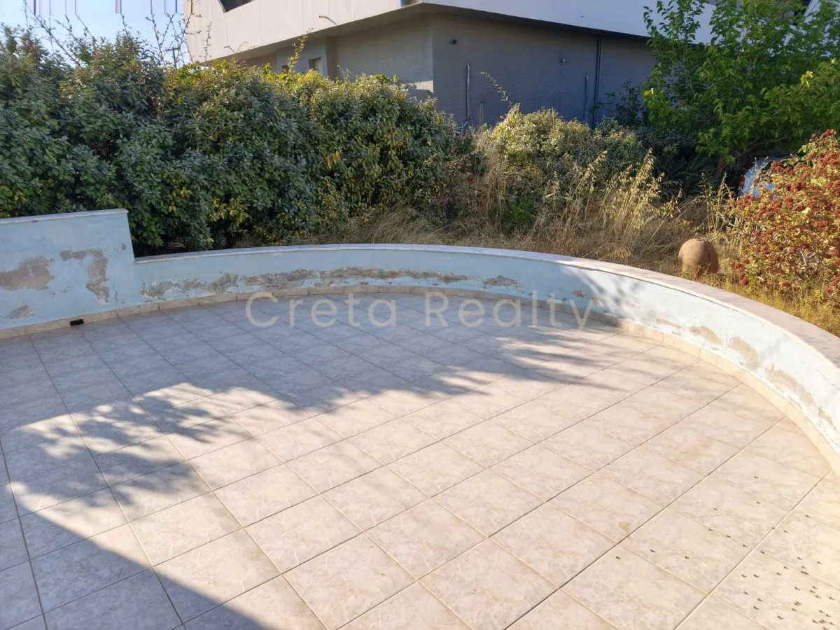 Standalone residential building 230m²  - 3