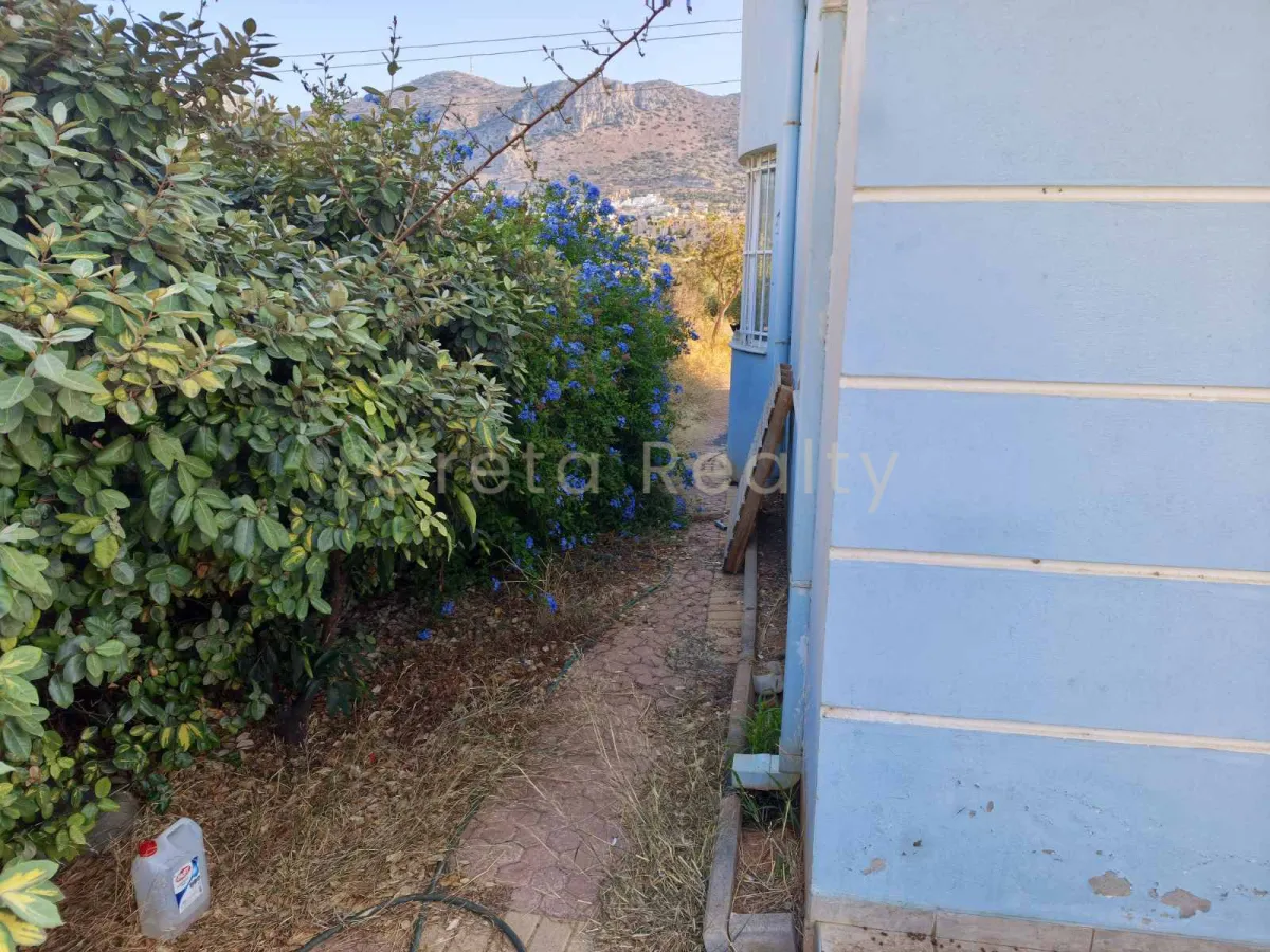 Standalone residential building 230m²  - 4